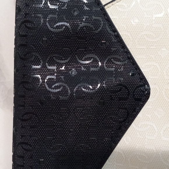 Shoulder Bag - Picture 13 of 16